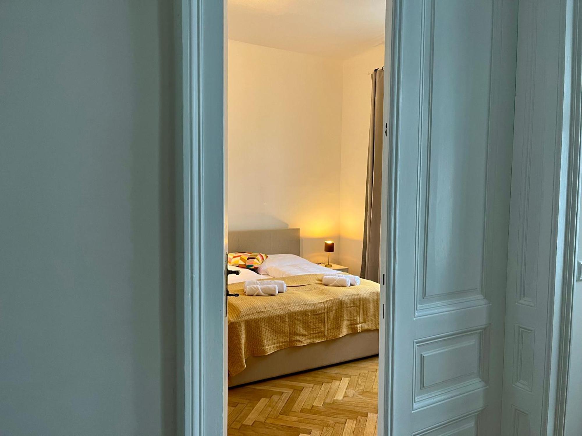 Grosszuegiger Wiener Altbau Gleich Neben Schoenbrunn Eksteriør bilde